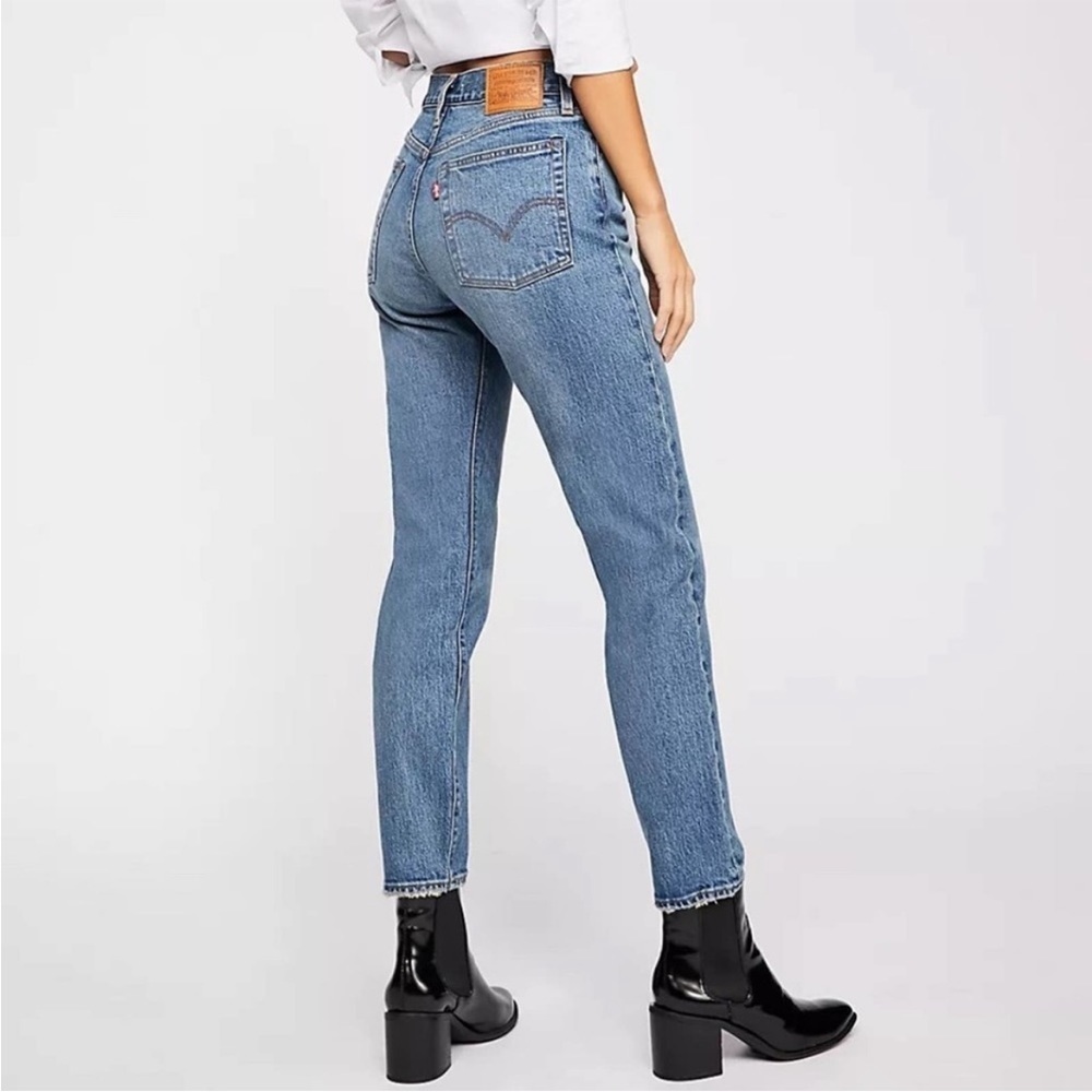 Levi’s Wedgie Straight Jeans